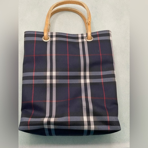 Auth Burberry 3 piece RARE Bag, long wallet& coin pouch. dust bag/box. - Picture 15 of 15